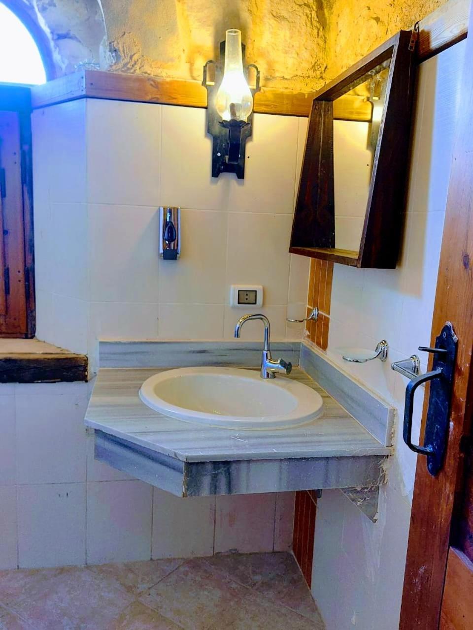 Villa 7 Fayoum Luaran gambar